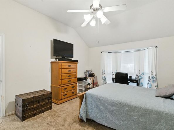 749  Oak Park Drive , Azle Texas 76020