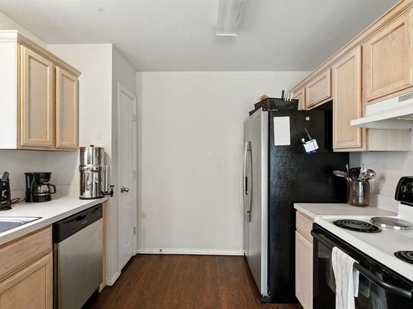 749  Oak Park Drive , Azle Texas 76020