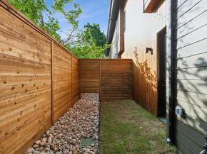 2142  Lovedale Avenue  101, Dallas Texas 75235