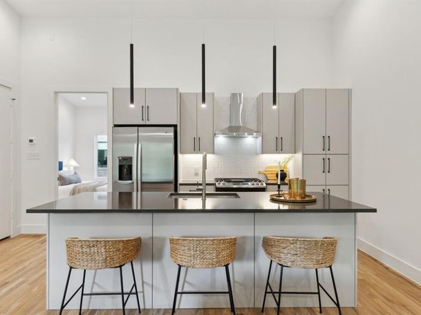 2142  Lovedale Avenue  101, Dallas Texas 75235