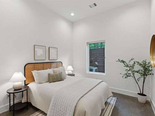 2142  Lovedale Avenue  101, Dallas Texas 75235