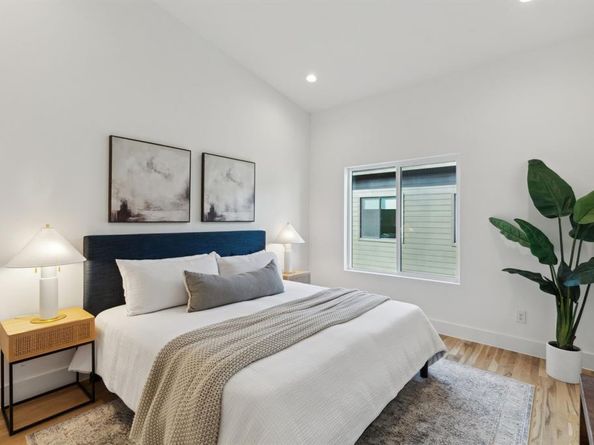 2142  Lovedale Avenue  101, Dallas Texas 75235