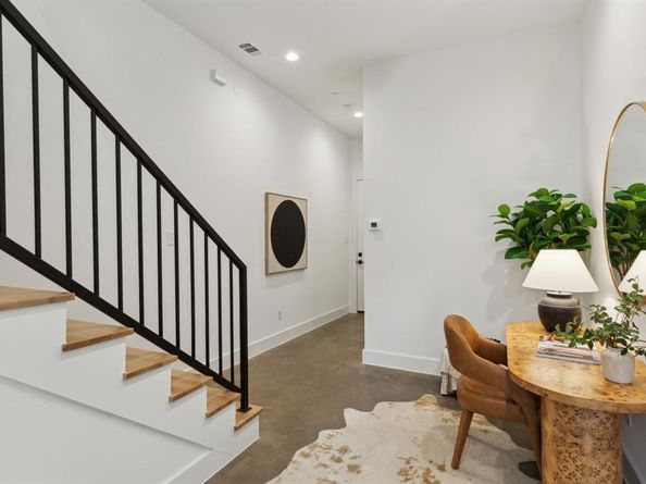 2142  Lovedale Avenue  101, Dallas Texas 75235