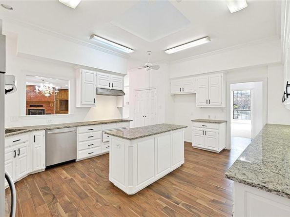 2253  Hollyhill Lane , Denton Texas 76205