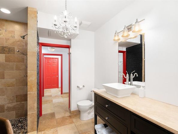 511 N Akard Street  1502, Dallas Texas 75201