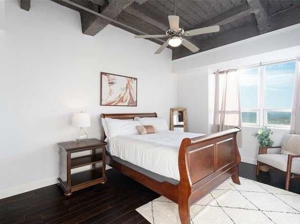 511 N Akard Street  1502, Dallas Texas 75201