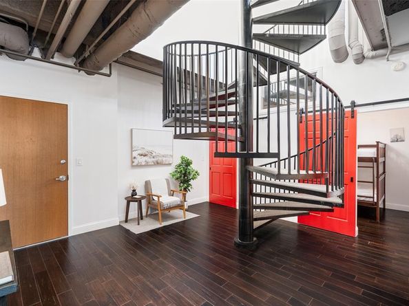 511 N Akard Street  1502, Dallas Texas 75201