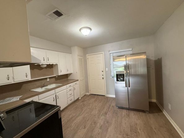 2516  Normont Circle , Fort Worth Texas 76103