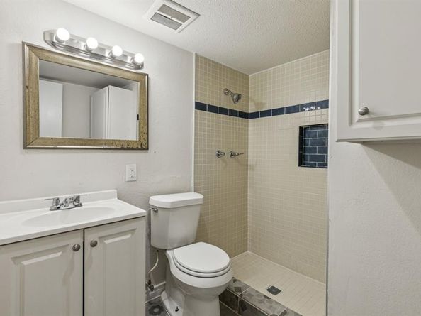 918  Sleepy Hollow Drive , Garland Texas 75043