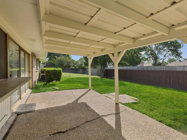 918  Sleepy Hollow Drive , Garland Texas 75043