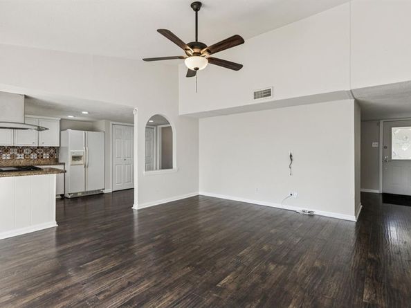 918  Sleepy Hollow Drive , Garland Texas 75043