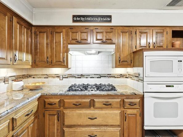 117  Nowlin Drive , Highland Village Texas 75077