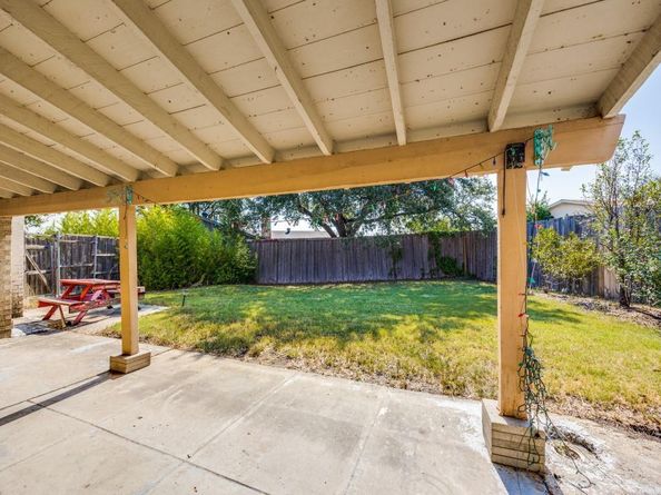 1822  Woodbury  , Carrollton Texas 75007