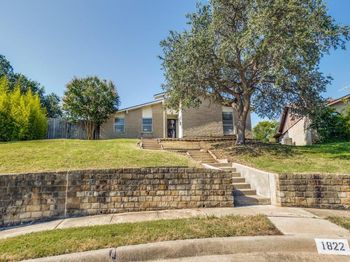 1822  Woodbury  