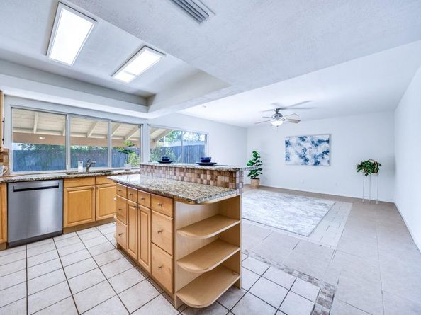 1822  Woodbury  , Carrollton Texas 75007