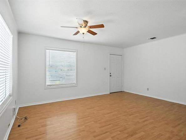3917  Lisbon Street , Fort Worth Texas 76107