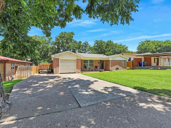 8532  Gibbs Drive , White Settlement Texas 76108