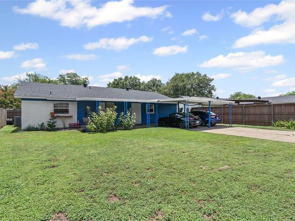 1425  Crockett Street , Garland Texas 75042