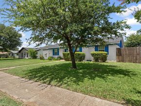 1425  Crockett Street , Garland Texas 75042
