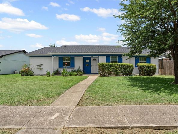 1425  Crockett Street , Garland Texas 75042