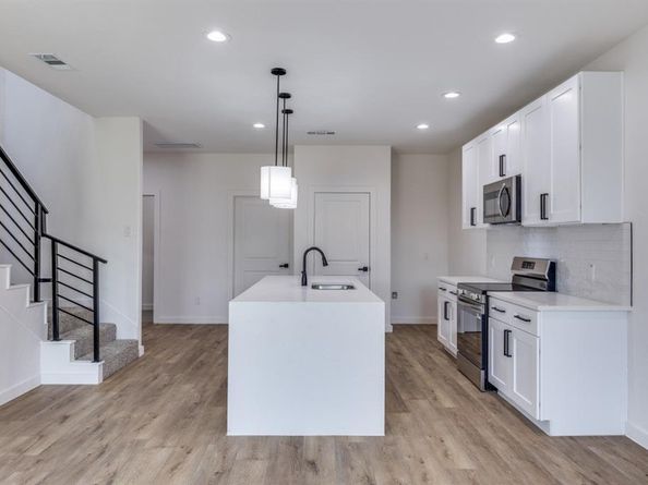 2427  Merlin Street , Dallas Texas 75215