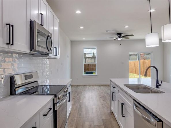 2427  Merlin Street , Dallas Texas 75215