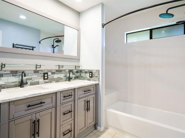 2622  Winterlake Drive , Carrollton Texas 75006