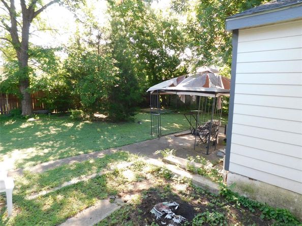 2616  Bowling Green Avenue , Dallas Texas 75216