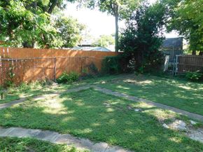 2616  Bowling Green Avenue , Dallas Texas 75216
