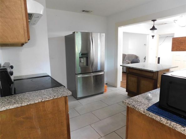 2616  Bowling Green Avenue , Dallas Texas 75216