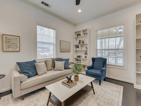 909  Elsbeth Street , Dallas Texas 75208