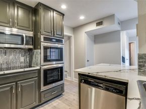 704  Oakwood Trail , Fort Worth Texas 76112