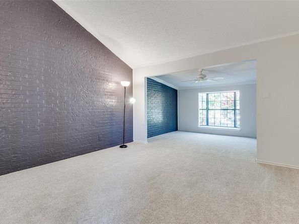 704  Oakwood Trail , Fort Worth Texas 76112