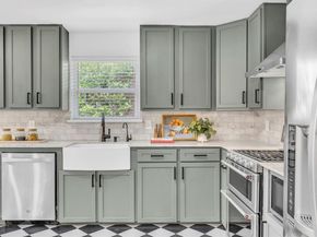 6615  Hialeah Drive , Dallas Texas 75214