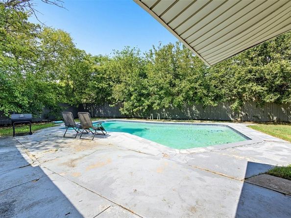 1016  Angela Court , Everman Texas 76140