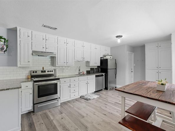 1016  Angela Court , Everman Texas 76140