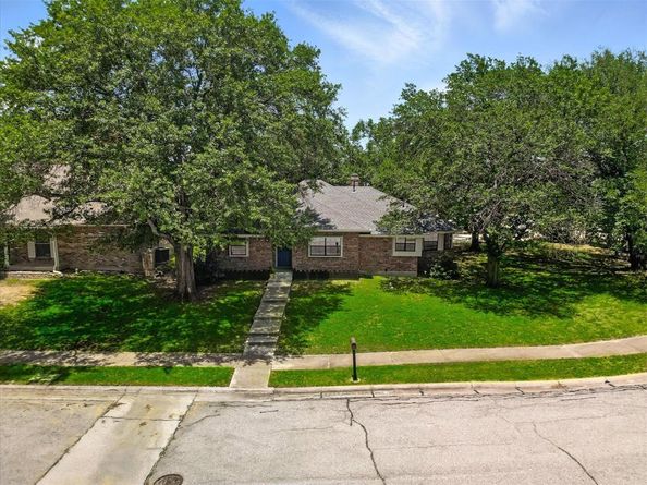 2405  Castle Street , Irving Texas 75038