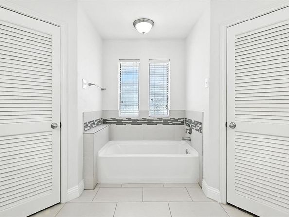 2405  Castle Street , Irving Texas 75038