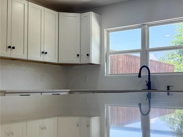 809  longbeach Drive , Garland Texas 75043