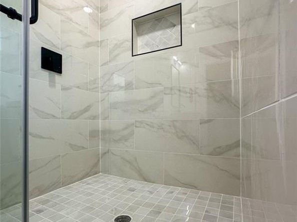 809  longbeach Drive , Garland Texas 75043