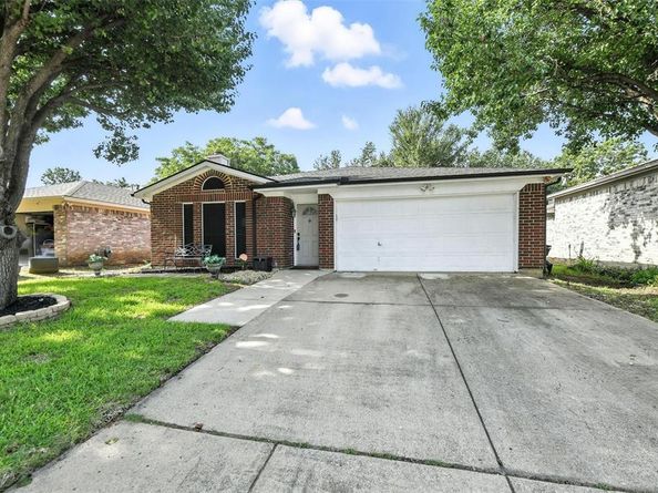 3744  Waxwing Circle S, Fort Worth Texas 76137