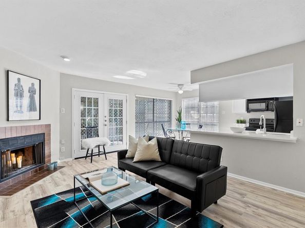 2505  Wedglea Drive  106, Dallas Texas 75211