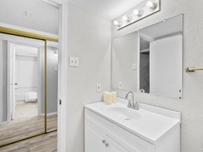 2505  Wedglea Drive  106, Dallas Texas 75211
