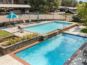2505  Wedglea Drive  106, Dallas Texas 75211