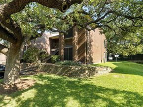 2505  Wedglea Drive  106, Dallas Texas 75211