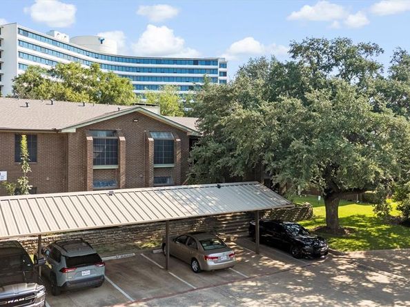 2505  Wedglea Drive  106, Dallas Texas 75211