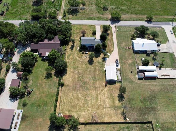 1766  Boss Range Road , Justin Texas 76247