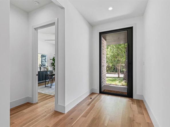 9956  Dresden Drive , Dallas Texas 75220