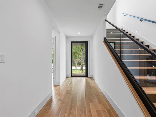 9956  Dresden Drive , Dallas Texas 75220