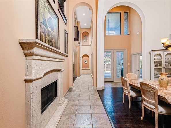 6527  Barcelona  , Irving Texas 75039
